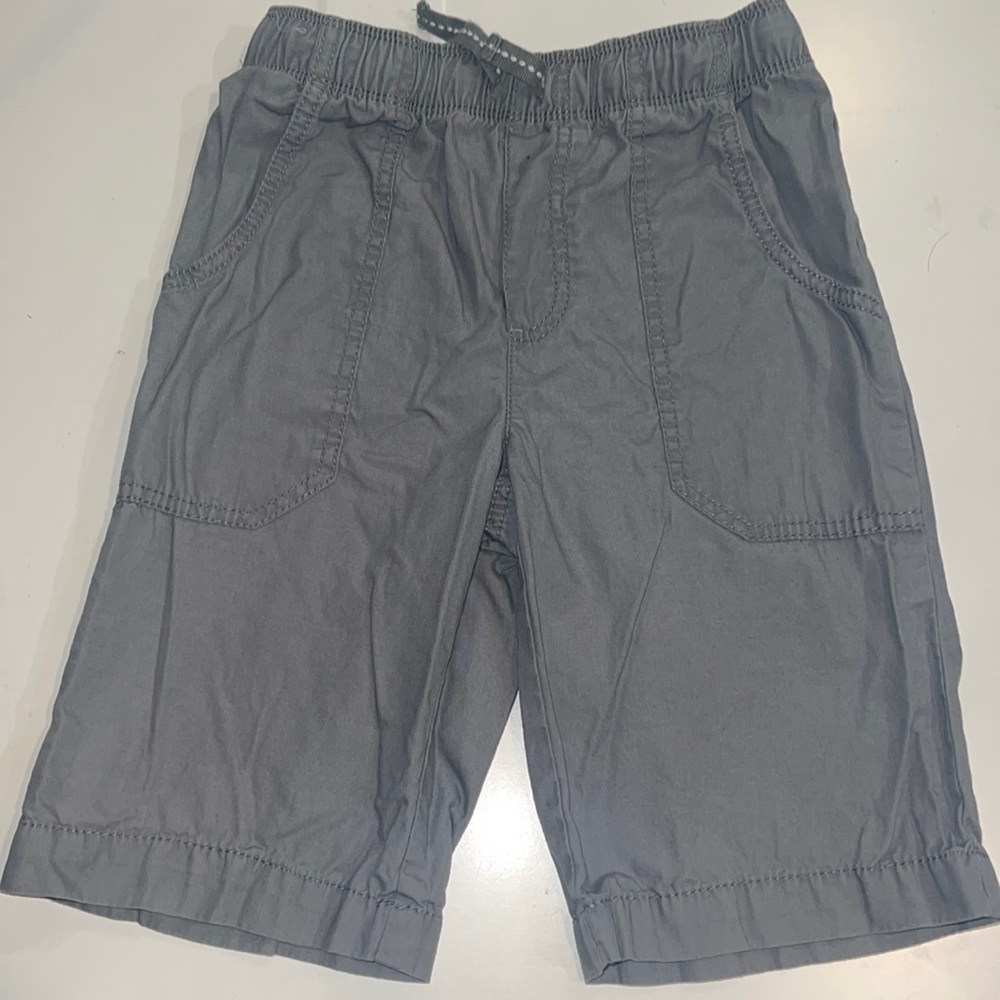 Old navy kids size 8 gray shorts